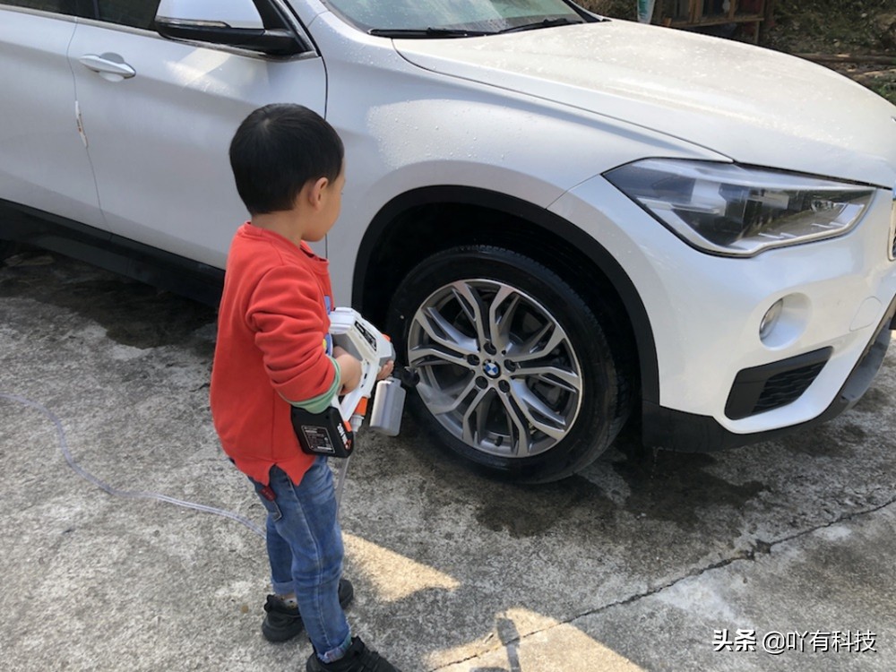 绿田最新款洗车机,锂电洗车机对比插电洗车机