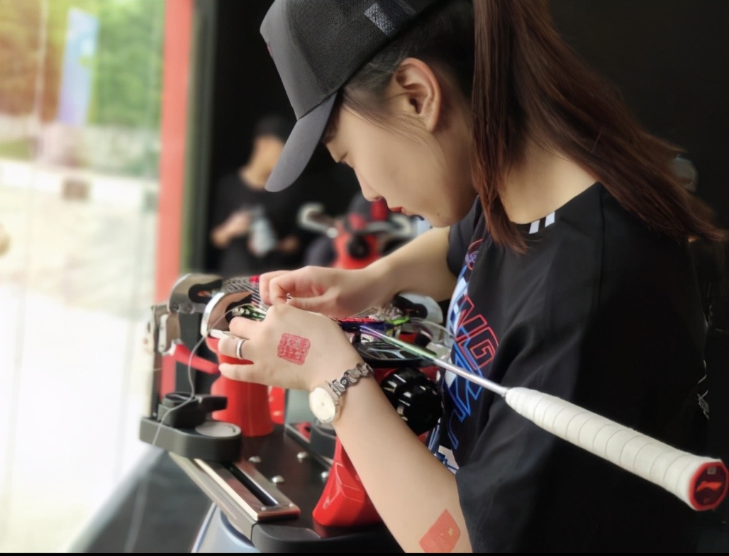 羽毛球史上最赚钱的运动员,羽毛球职业选手一个月能赚多少钱