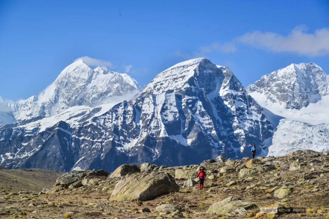 没时间废话了,快去希夏邦马