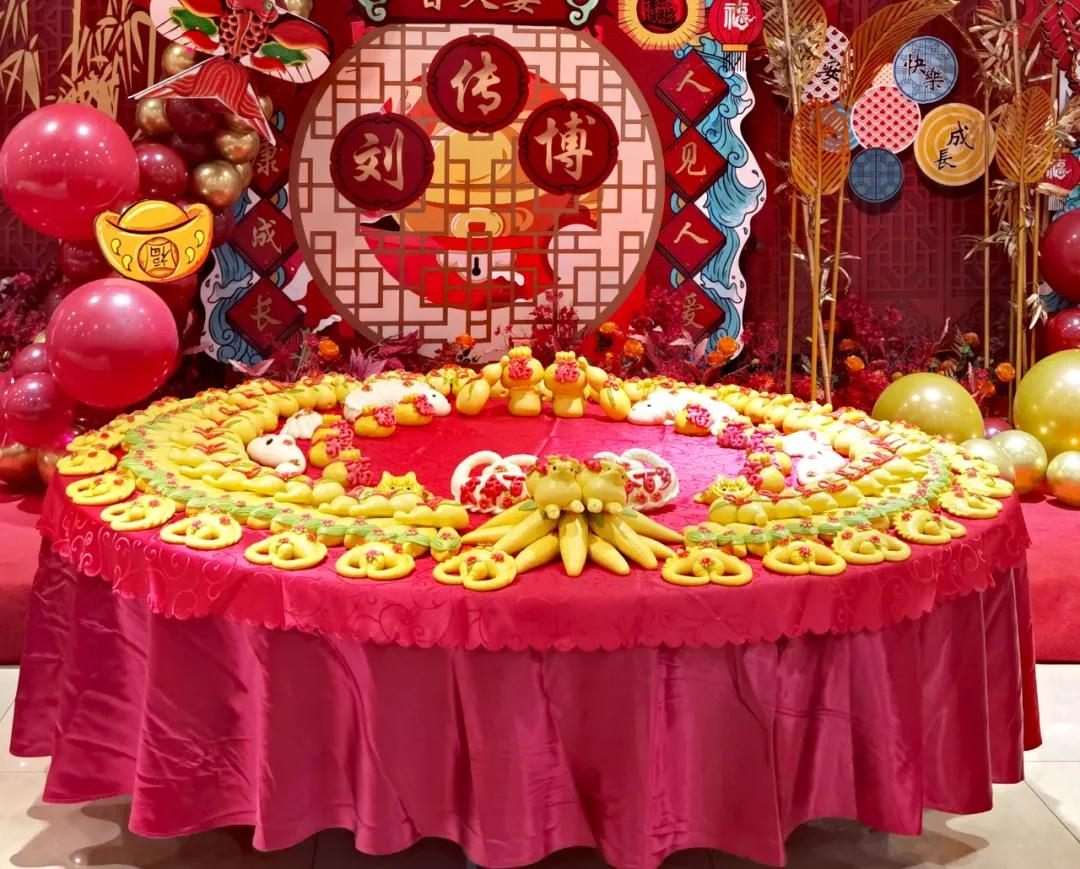 外孙百天照片,小外孙过百天