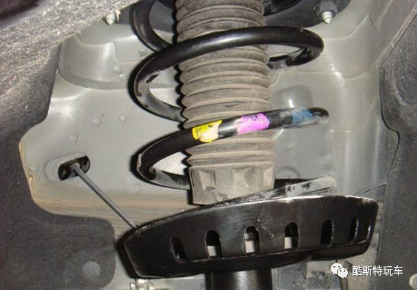 新m3000前减震器坏了怎么判断好坏,怎样检测减震器是否正常