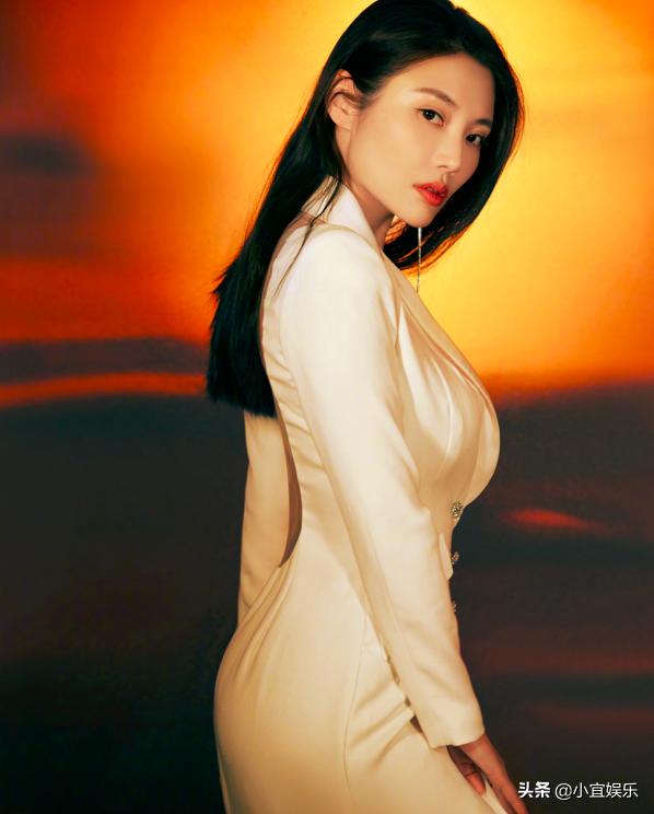 2011年徐冬冬一组足球宝贝的照片,足球宝贝徐冬冬近照