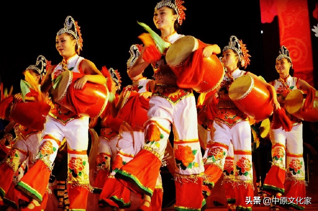 火把节是哪个节日的传统习俗,火把节一般在农历几月几日举行