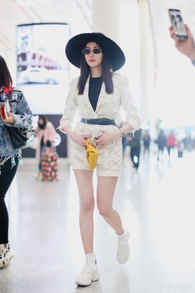 张天爱美出高级感,张天爱惊艳身材穿礼服