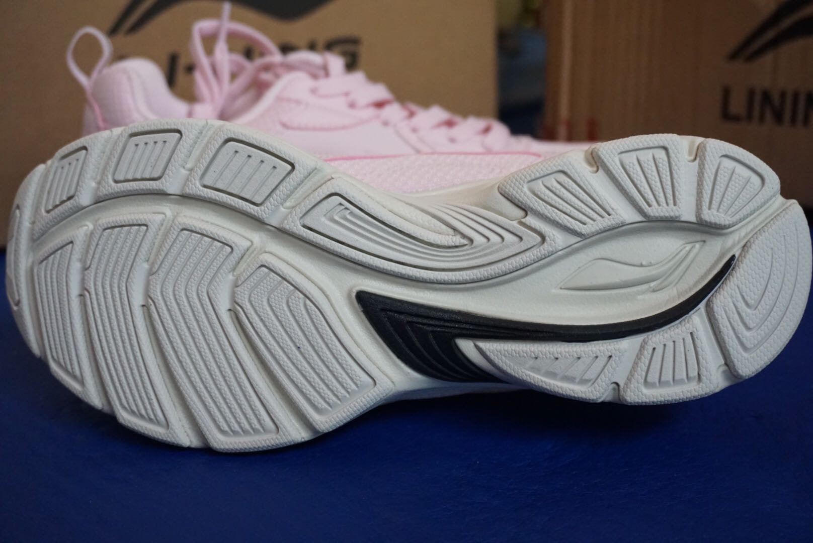 女跑步鞋推荐李宁,李宁跑步鞋女款哪个好