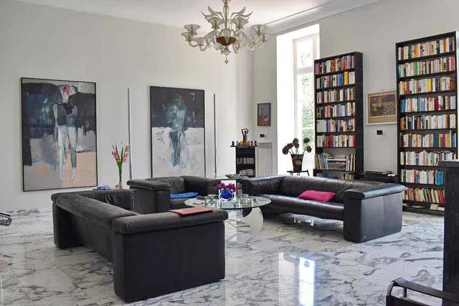 法国酒庄葡萄酒价格暴跌,法国古堡庄园甩卖房子