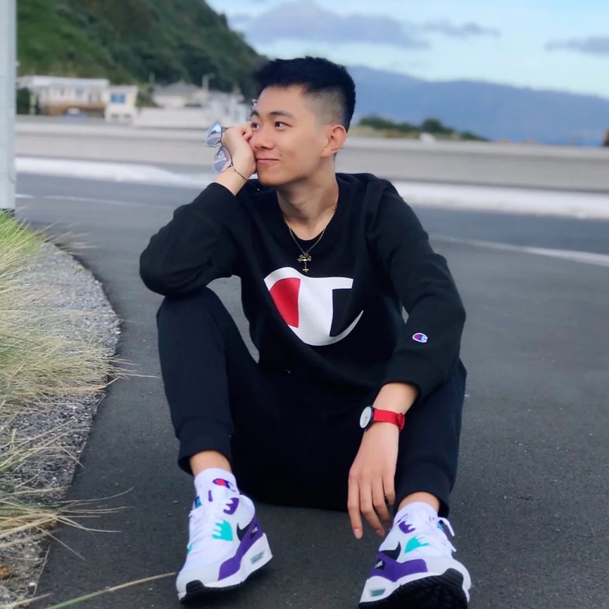 最流行的男生发型看起来超级年轻,今年最流行的男生短发型