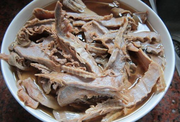 笋干不知正确泡法？只需水中加点它，鲜嫩又美味，饭店大厨都在用