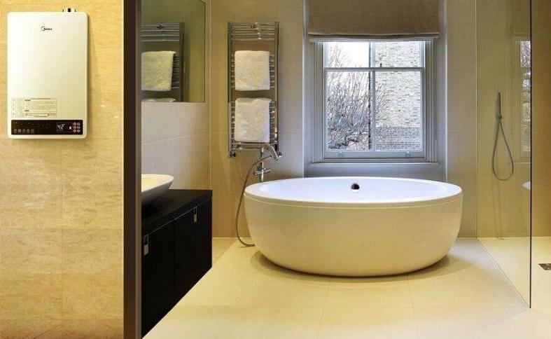 家用燃气热水器增压泵选多大功率,厨房卫生间离得远选燃气热水器吗