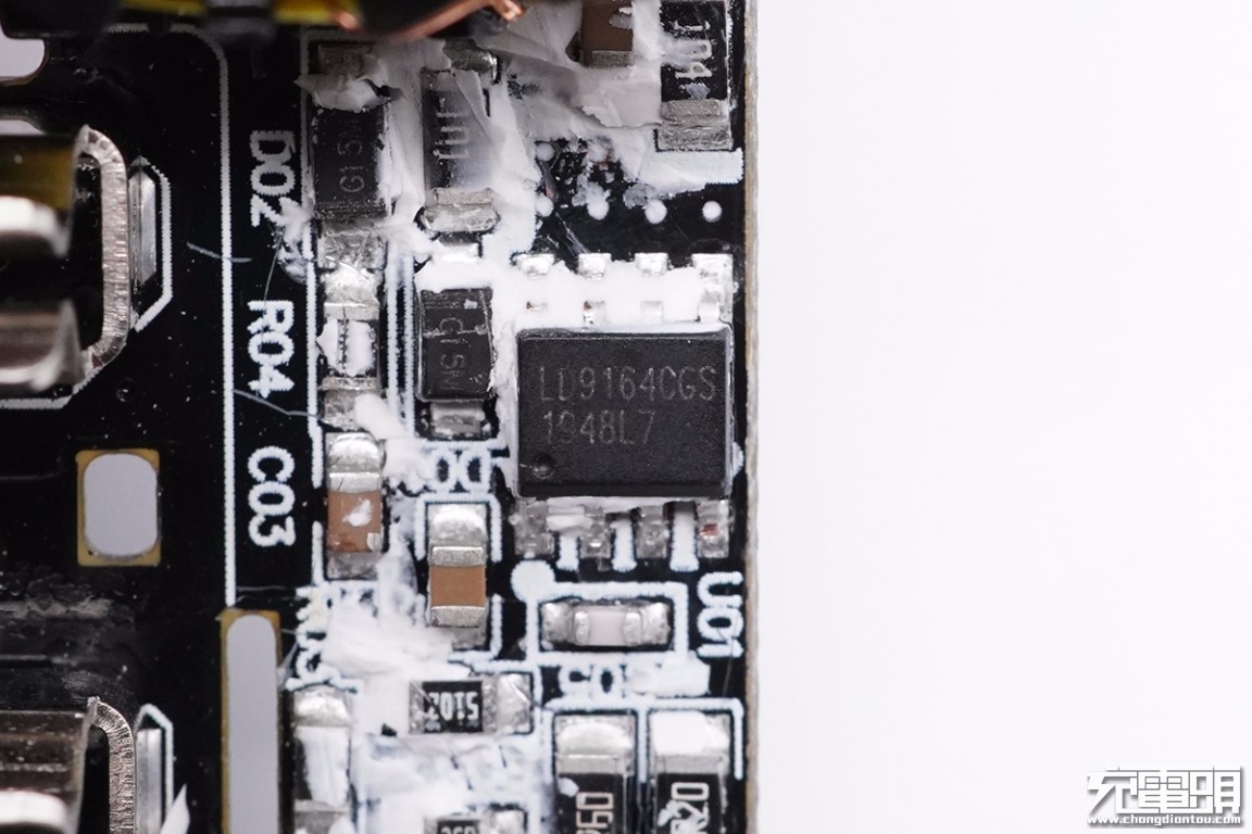 公牛插座新款和老款拆解,带USB接口公牛插排