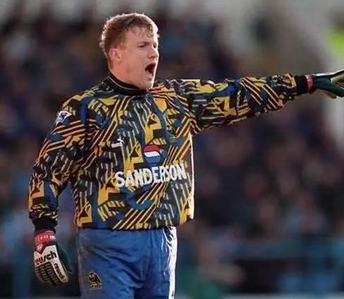 梅西的红牌纪录,梅西补时点球绝杀瓦伦西亚