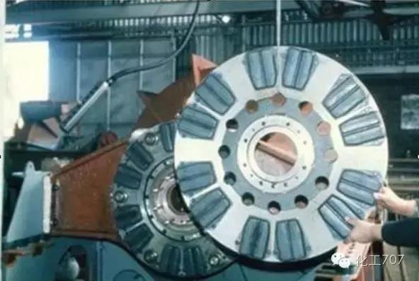 卧式离心机的基本结构及工作原理,卧式刮刀离心机工作原理视频