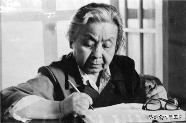 莎菲女士的日记题材,莎菲女士的日记主旨总结