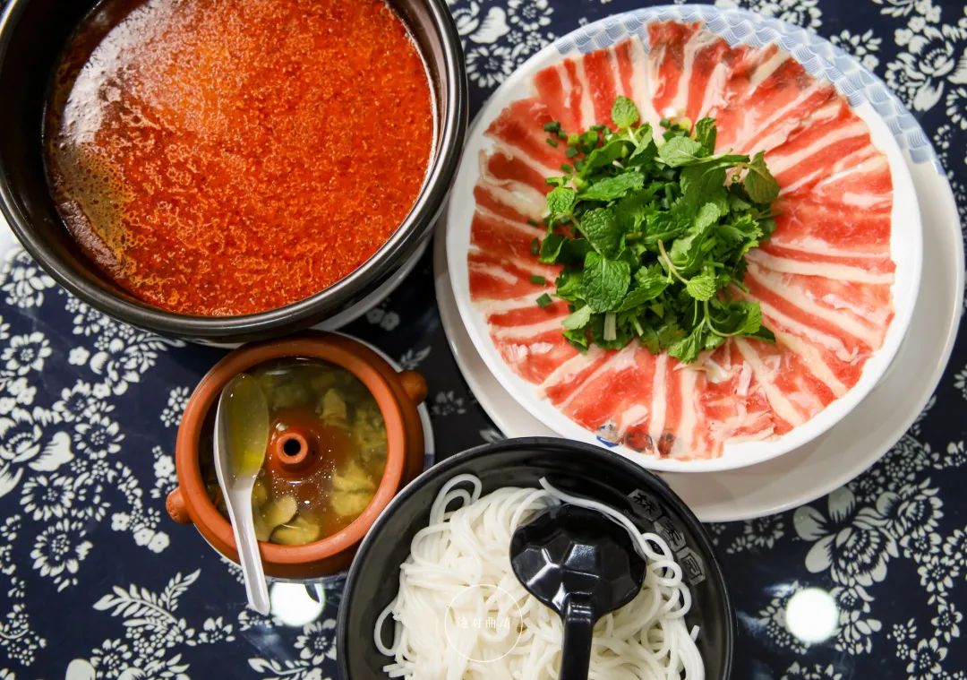 曲靖200一碗的过桥米线,曲靖高端过桥米线