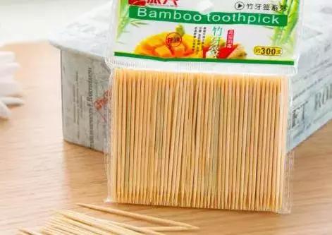 牙签清理牙缝会怎样,牙签剔牙齿容易出血怎么办