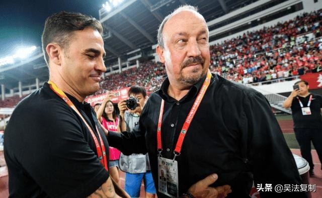 名帅贝尼特斯颜面尽失，保利尼奥帽子戏耍一方，*率赔**也会忽悠你