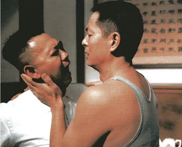 把“洗澡”演出味儿来,这三个大老爷们是怎么做到的?