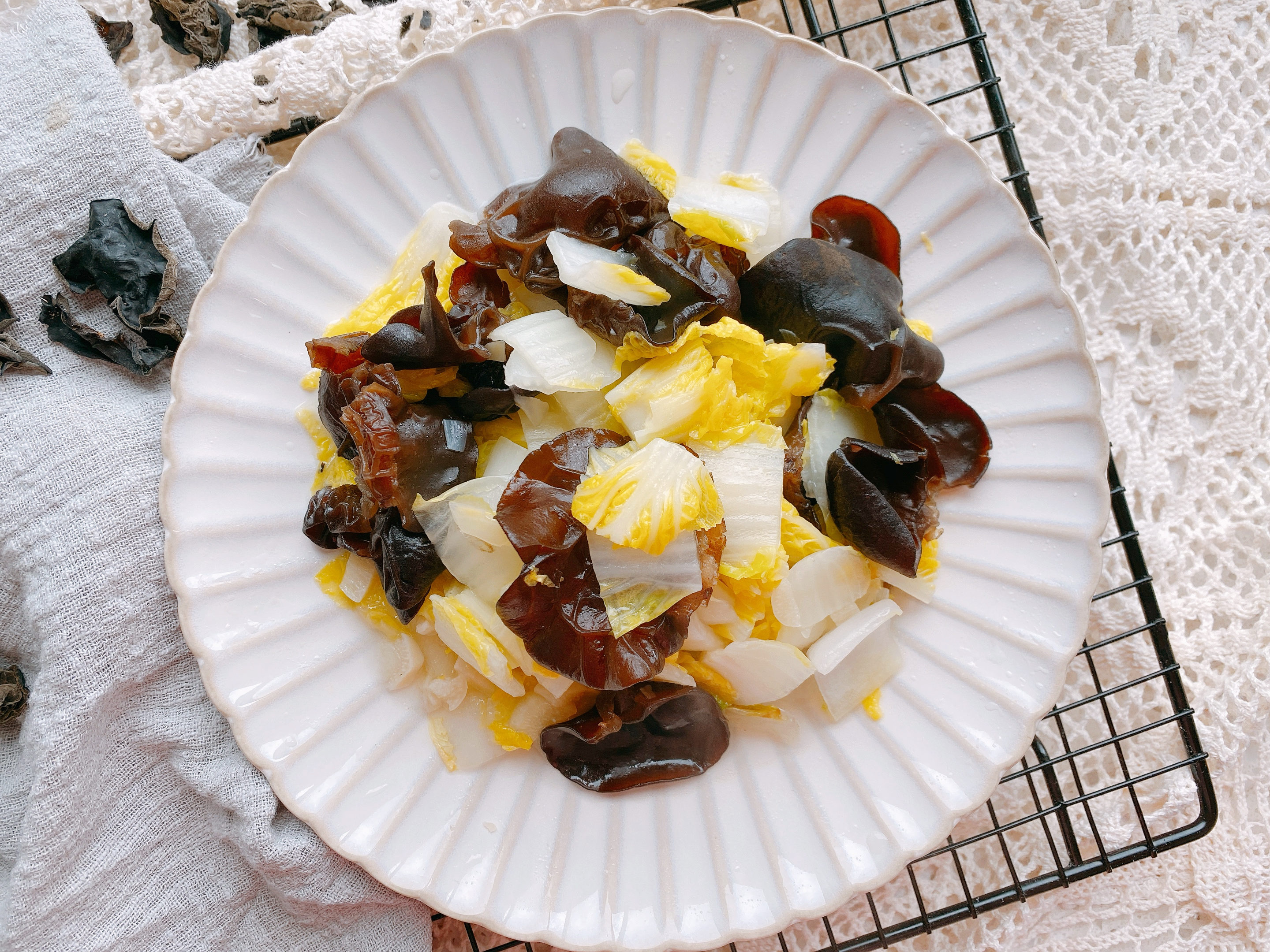 木耳怎么泡发更好吃,木耳的泡发和吃法