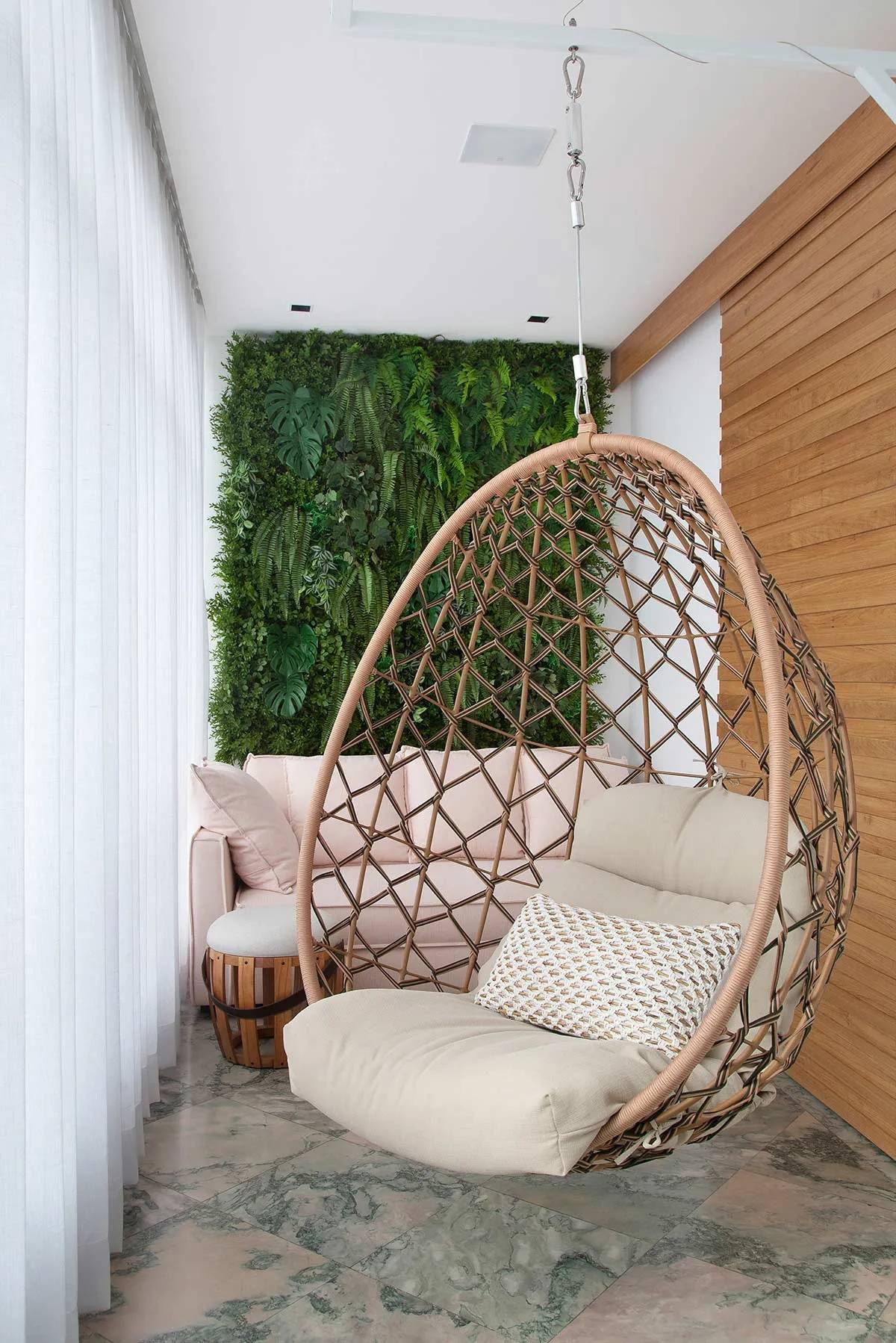 餐厅一面墙做木饰面,中式风餐厅墙面做木饰面