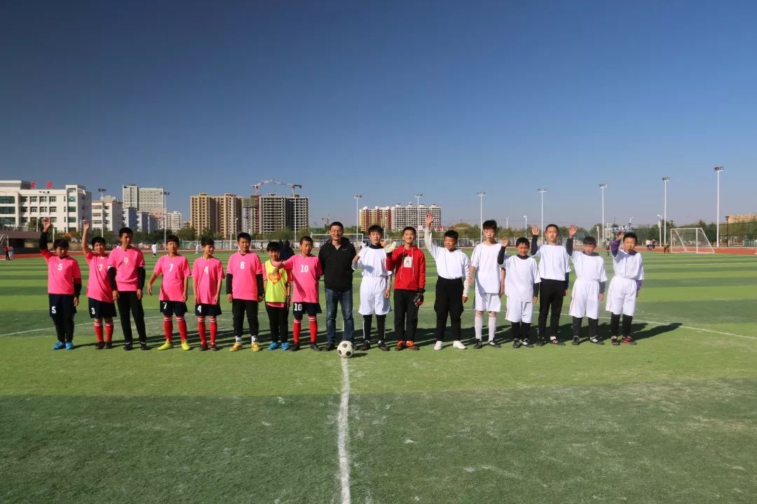 定边县东关小学足球队比赛视频,榆林市定边县第三中学足球联赛