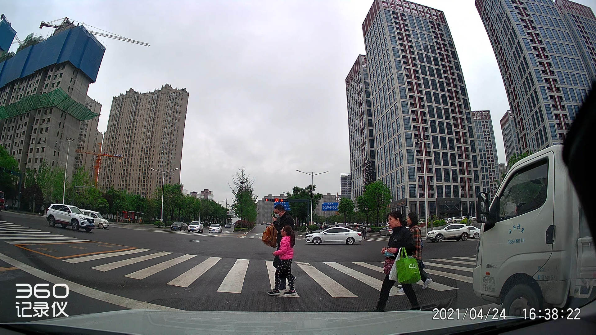 最值得购买的前后双录行车记录仪,什么品牌的全屏行车记录仪最好