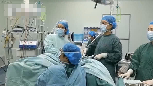 宫外孕胚胎长在肝上了,女子意外宫外孕