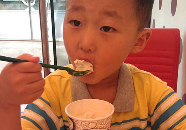 孩子怎么吃都不胖是什么原因,孩子怎么吃都不长肉很瘦怎么办