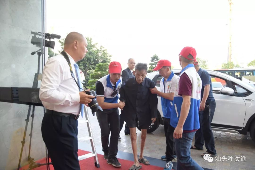 莫道桑榆晚为霞尚满天专访,莫道桑榆晚为霞尚满天央视解说