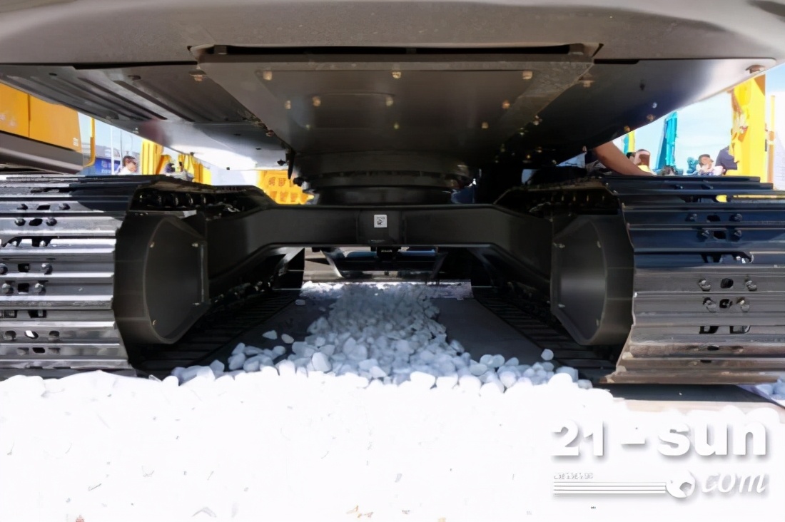 山东临工e6360f干活视频,20年山东临工e660fl挖掘机