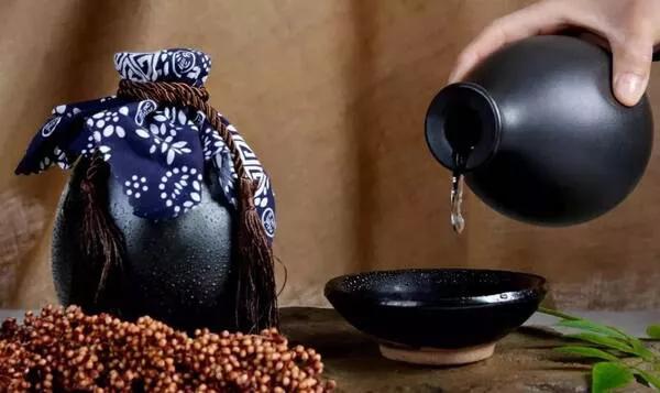 红酒比白酒醉得凶一点,红酒比白酒好喝