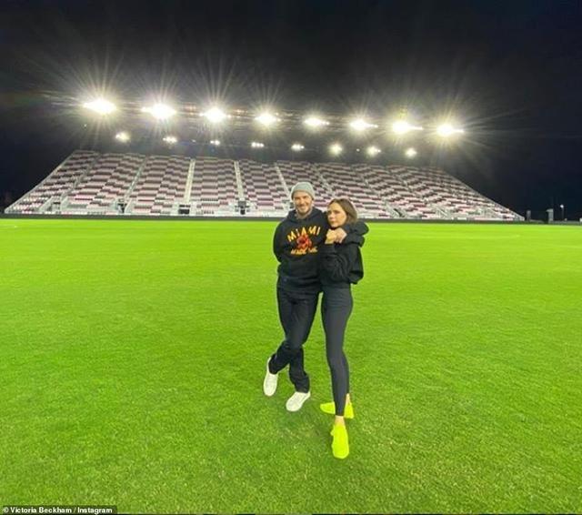 贝克汉姆脚功,贝克汉姆光脚踢球