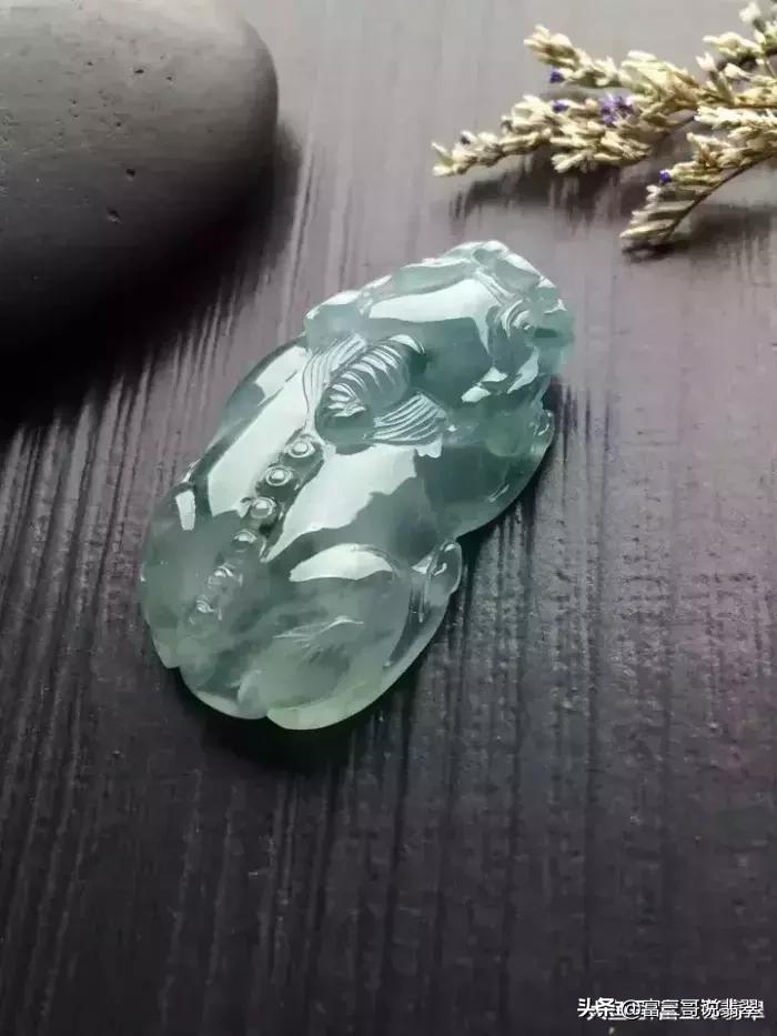 翡翠貔貅的正确佩戴方法,翡翠貔貅的正确戴法