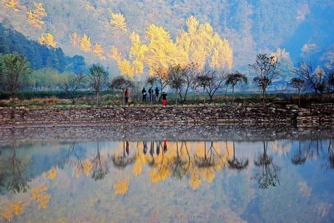 湖北深秋自驾游景点推荐,秋色彩林川西自驾