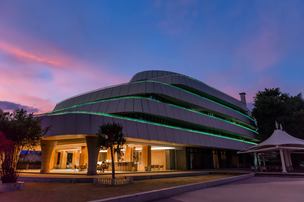 如果你热爱大海,如果你热爱生活那么请热爱大海