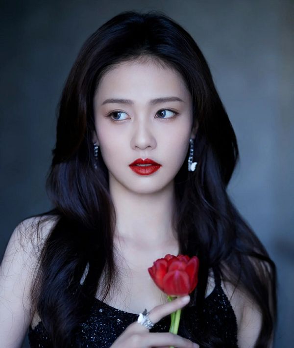 纪梵希和tf口红哪个更好点,适合白皮肤女孩的纪梵希口红