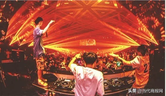 央视新闻直播长沙夜生活,央视新闻点评长沙不夜城