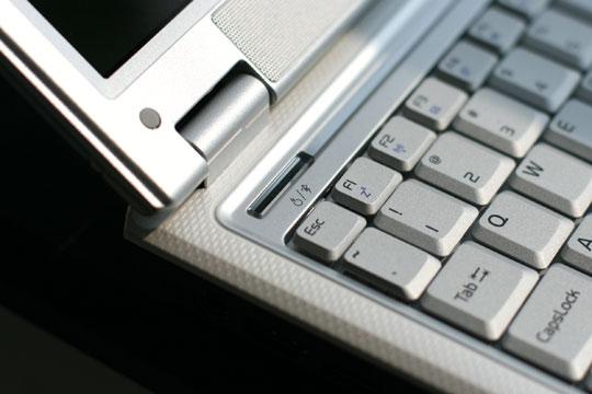 怎么物理把电脑弄坏还不露痕迹,怎么把笔记本电脑弄坏还不露痕迹