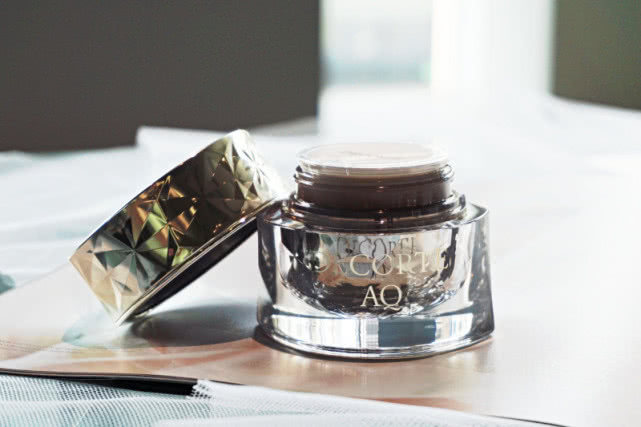 保湿面霜换季混干,换季保湿推荐用什么面霜