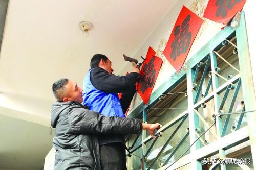 水城志愿者活动,志愿者送烈士回家