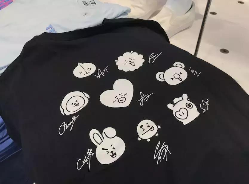 优衣库重磅t恤,优衣库xkaws联名衣服