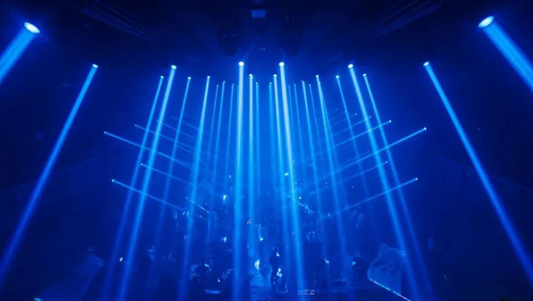 襄阳新晋网红打卡地欧米亚酒吧,襄阳欧米亚酒吧直播间