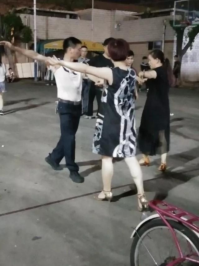 离婚后的生活男人如何度过,离婚后重新开始生活的句子