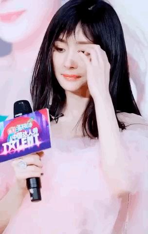 比较火的女明星发型搭配,女明星造型心机发型