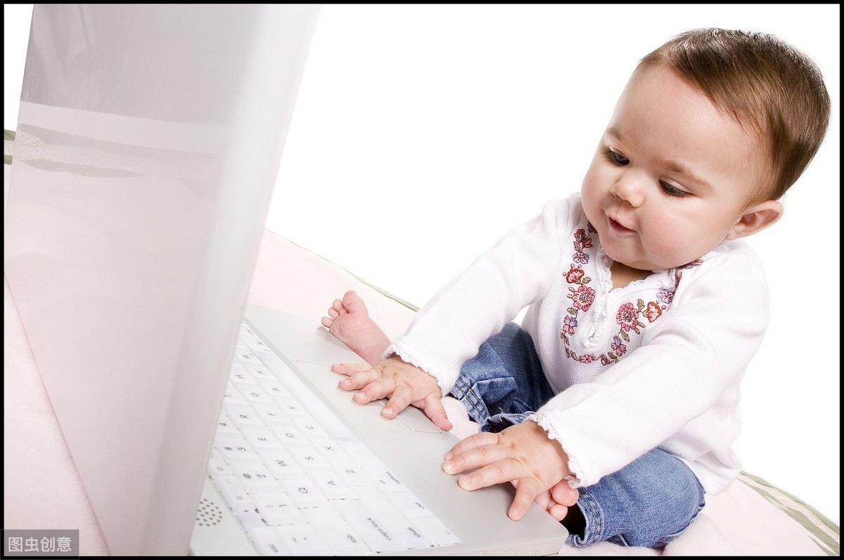 小孩爱光脚丫子是怎么回事,宝宝小脚丫怎么回事