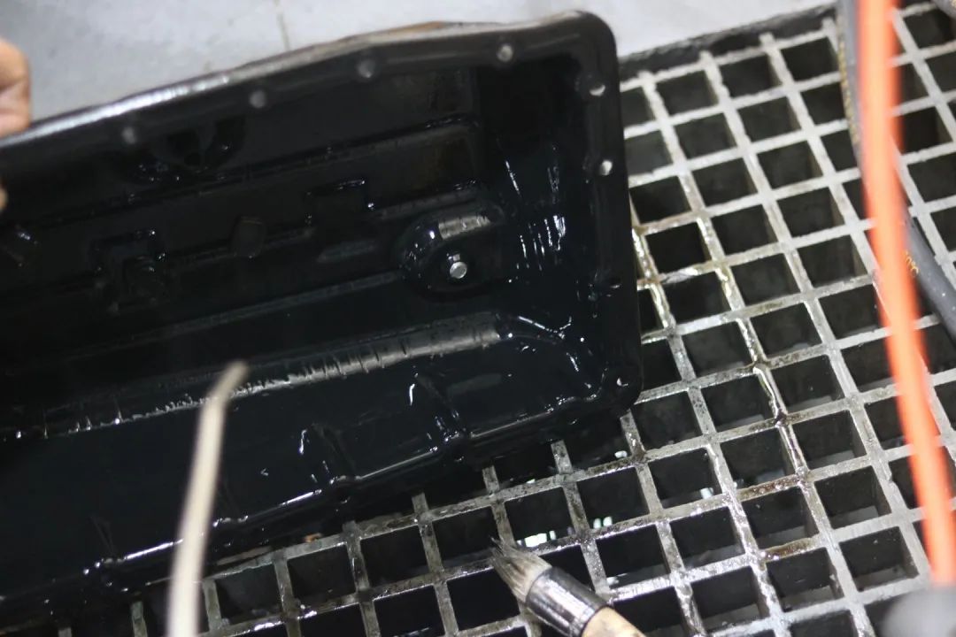 经典老车丰田lc90翻新复活,老款普拉多120翻新