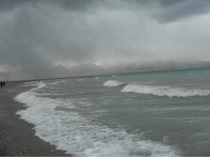 女孩独自一个人去旅游的心理,独自一人去西藏在哪里最好