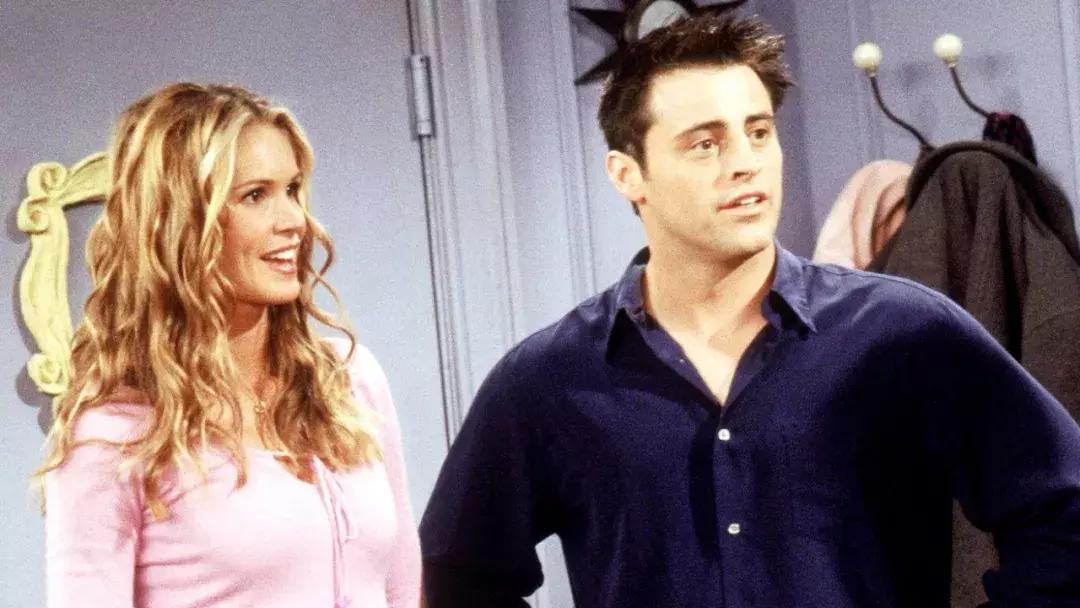 比基尼可不是年轻妹子的专利，女人50+穿比基尼比20岁还迷人