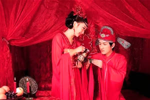 洞房花烛夜为什么点蜡烛,你知道洞房之夜为什么要点花烛吗