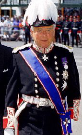 各国元首照片,各国总统霸气穿军装