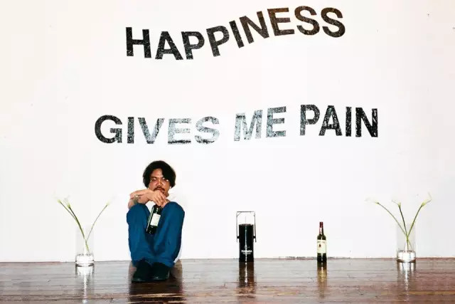 鲸潮丨年轻人不买潮牌，和咸鱼有什么区别？